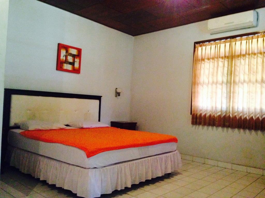 Mekar Jaya Bungalows Кута Номер фото