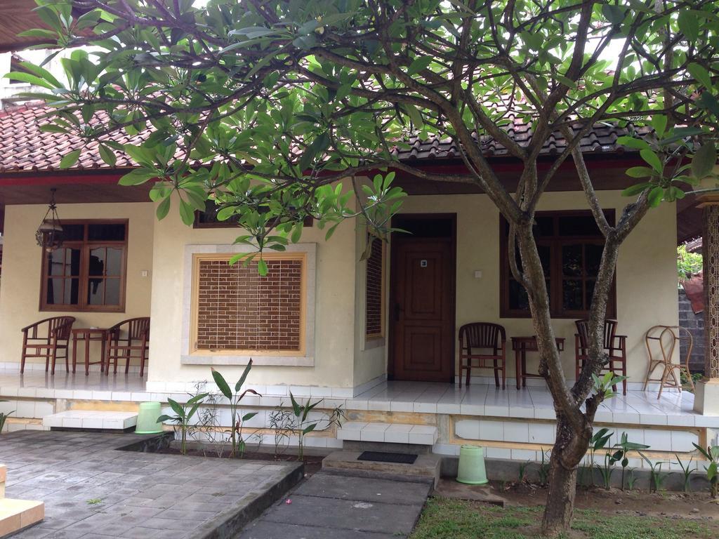 Mekar Jaya Bungalows Кута Экстерьер фото