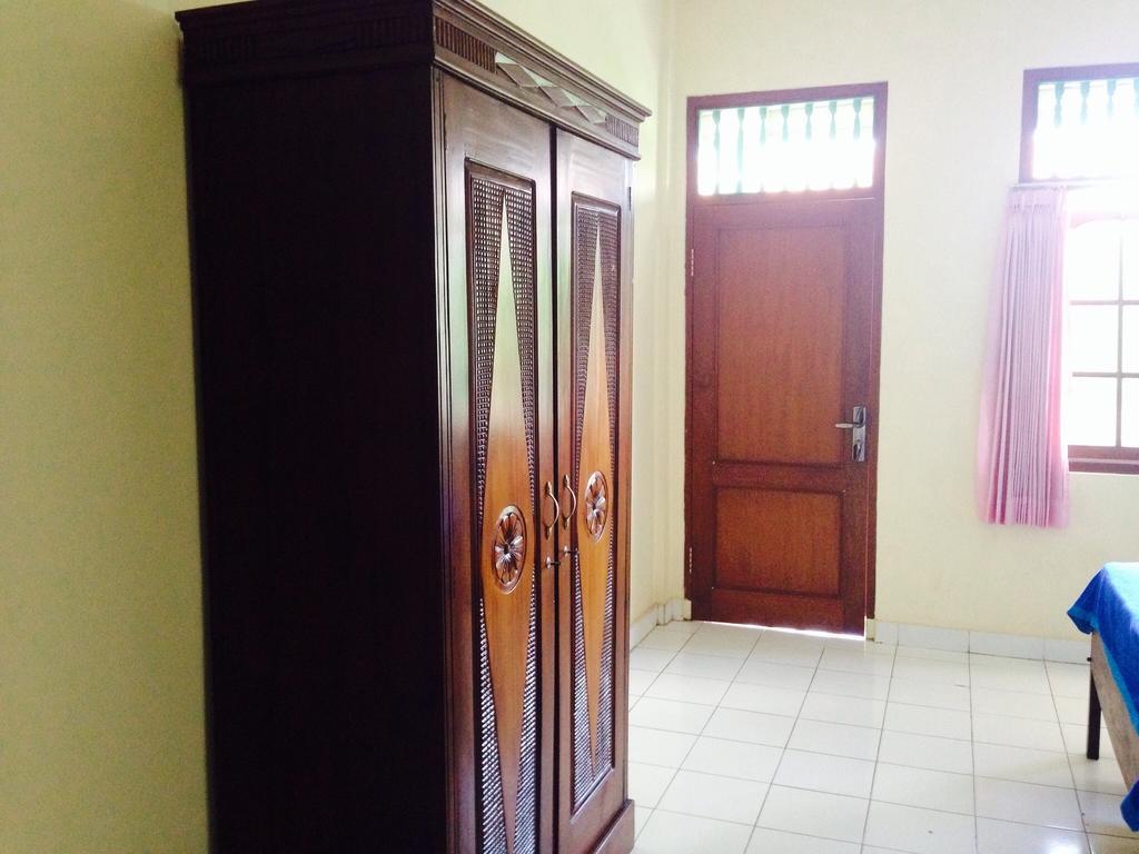 Mekar Jaya Bungalows Кута Экстерьер фото
