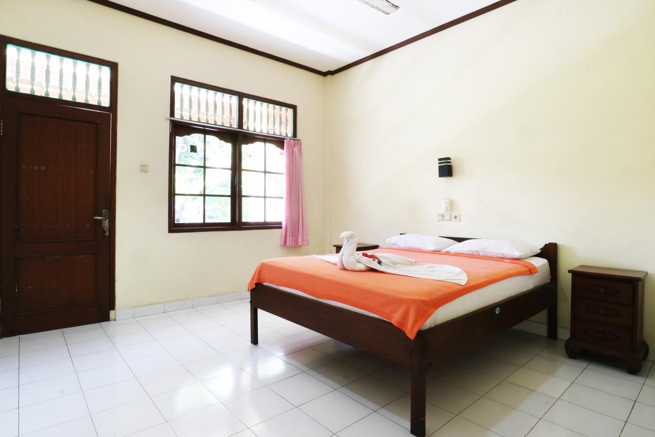Mekar Jaya Bungalows Кута Экстерьер фото