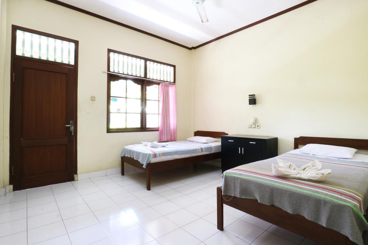 Mekar Jaya Bungalows Кута Экстерьер фото