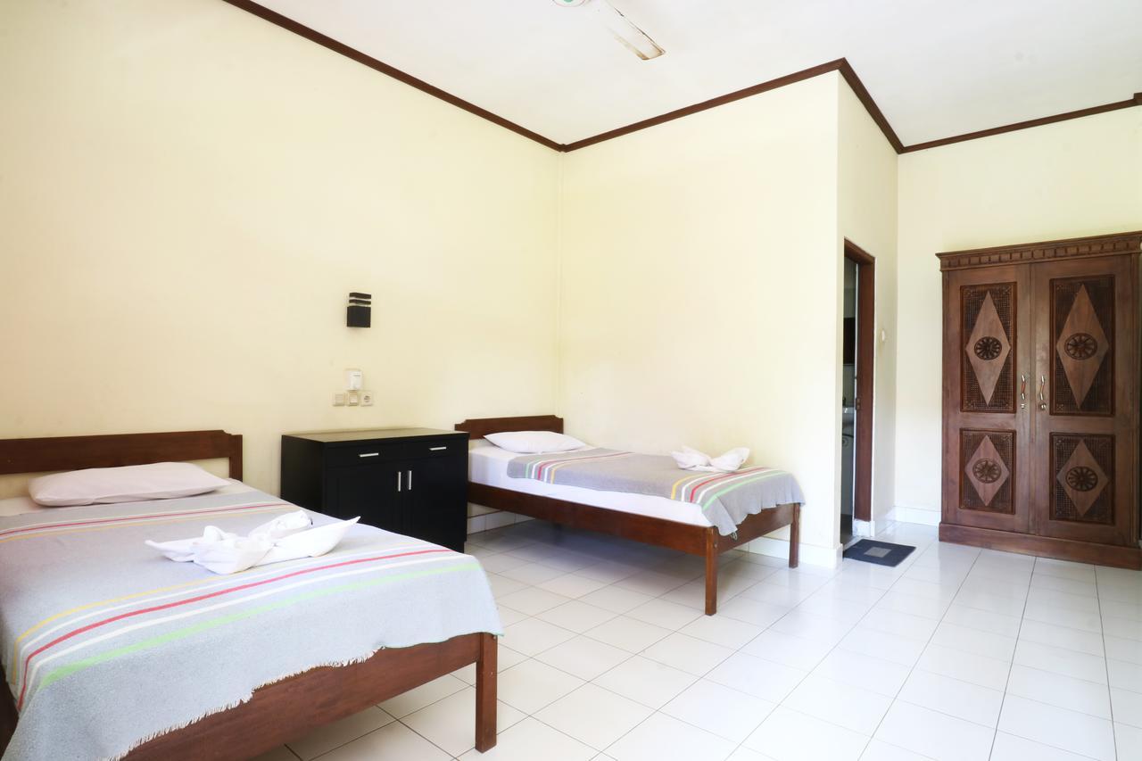 Mekar Jaya Bungalows Кута Экстерьер фото