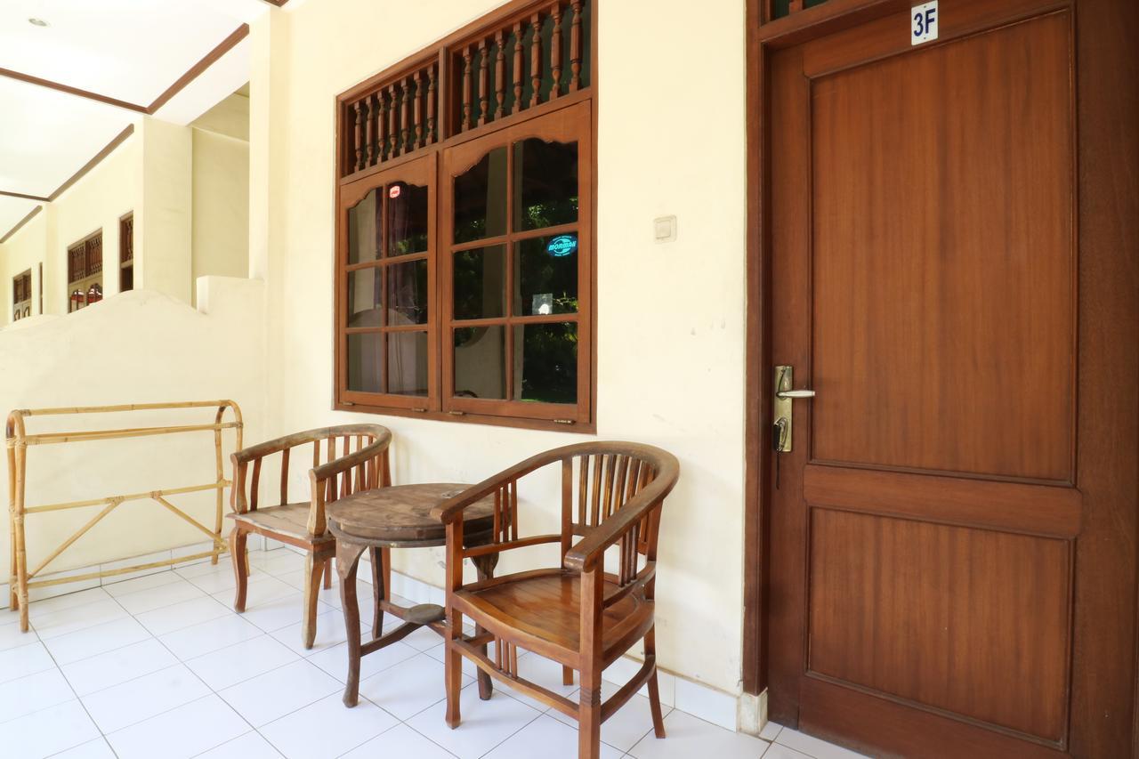 Mekar Jaya Bungalows Кута Экстерьер фото
