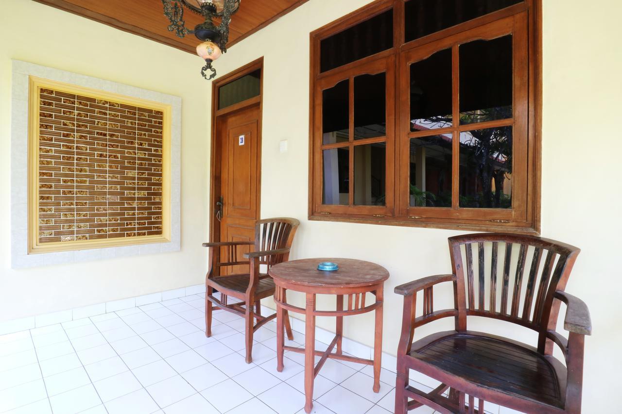 Mekar Jaya Bungalows Кута Экстерьер фото