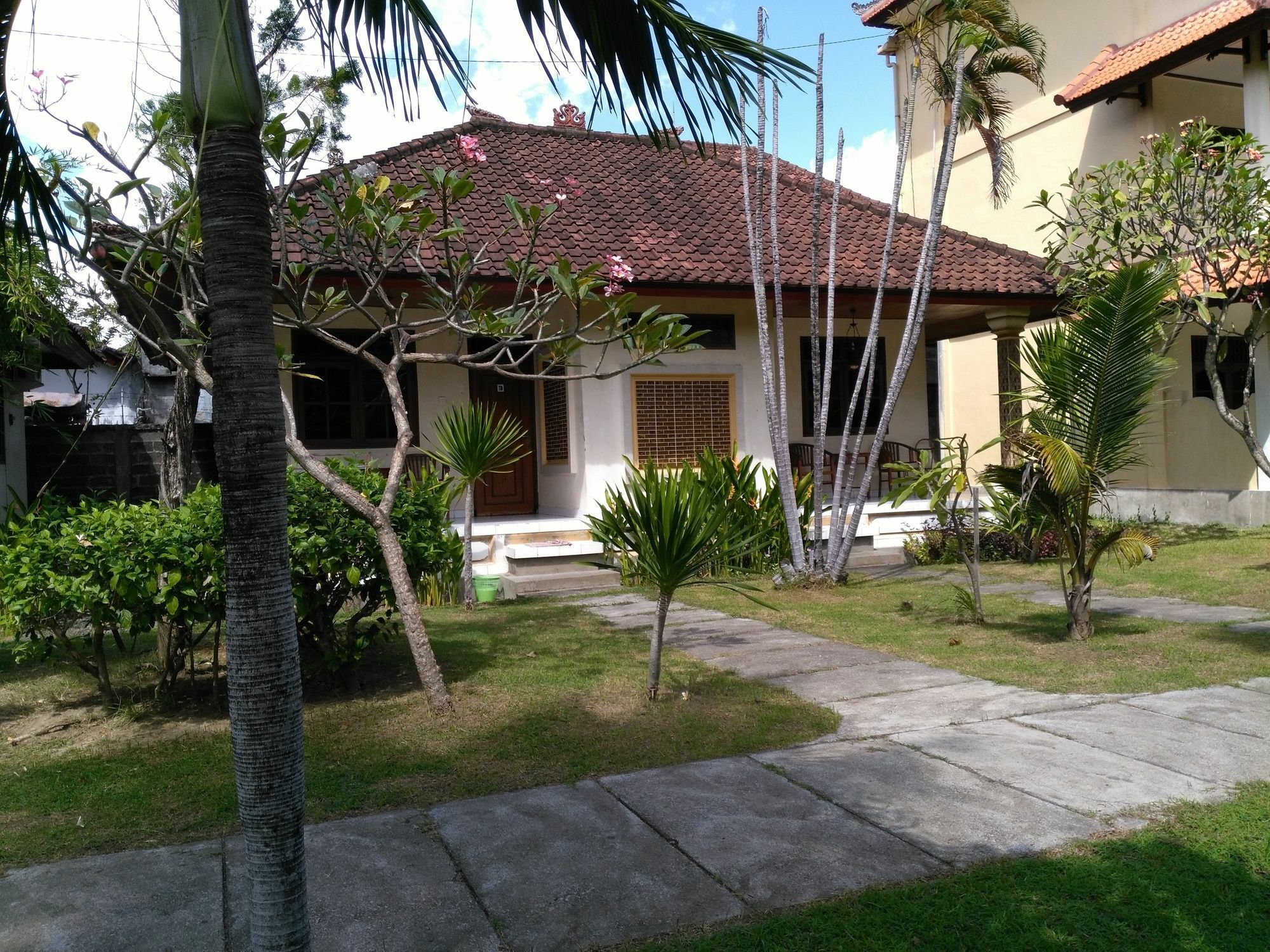 Mekar Jaya Bungalows Кута Экстерьер фото